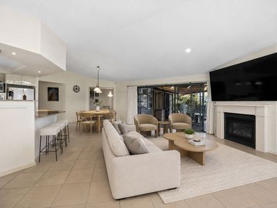 8 Casuarina Street, Bridgeman Downs