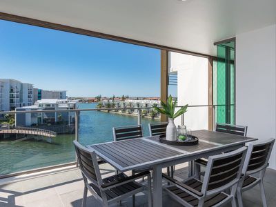6401 / 2 Ephraim Island Parade, Paradise Point