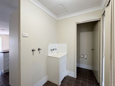 8 / 3 Great Eastern Highway, Somerville