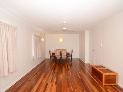 42 BIDEFORD STREET, Torquay