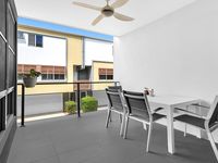 48 / 3031 The Boulevard, Carrara