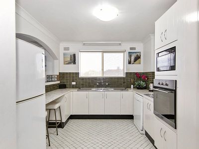 4 / 50-52 Little Street, Forster