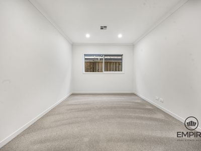 42 Saltcoats Road, Clyde North