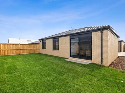 22 McArthur Crescent, Armstrong Creek