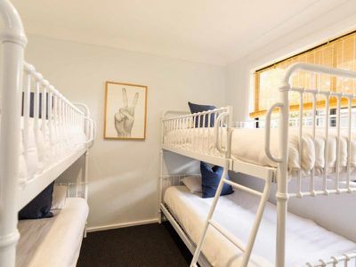 9 Dolphin Avenue, Hawks Nest