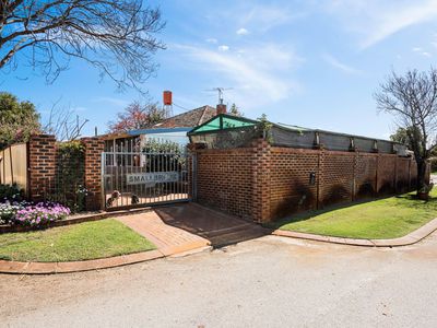 17 Shadwell Court, Caversham