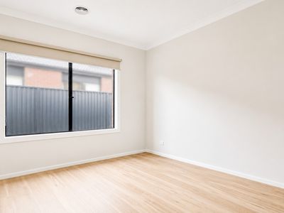 117 Oldbridge Boulevard, Weir Views