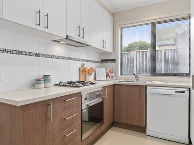 6 / 33 Deane Street, Frankston