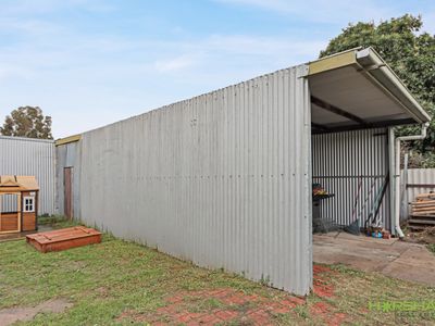 21 Felstead Avenue, Horsham