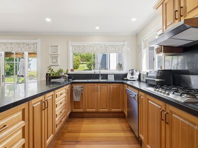 12 Strahan Road, Newstead