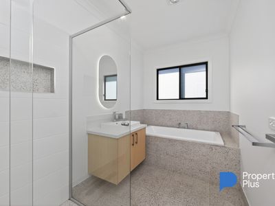 8 Banksia Court, Campbells Creek