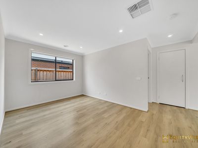 8 Pankina Road, Mambourin