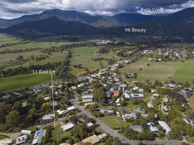 11 Reid Court, Tawonga South