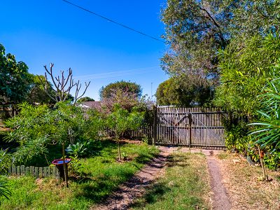 101 Limpus Street, Urangan