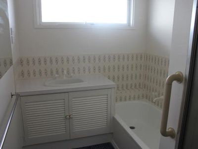 8 Stinton Avenue, Newtown