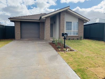 16 Bradford Circuit, Dubbo
