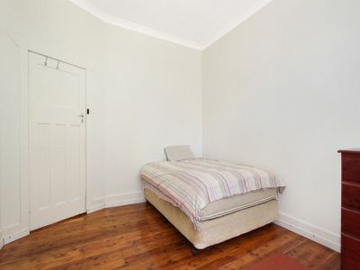 1 / 10 Sixth Avenue, Port Kembla