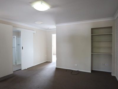 2 / 5 Willis Place, Forbes