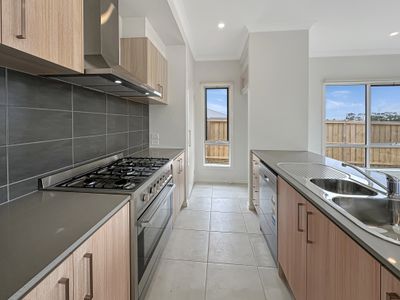 99 Crowlands CIRCUIT, Eynesbury