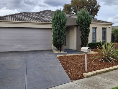 30 Clearwater Rise Parade, Truganina
