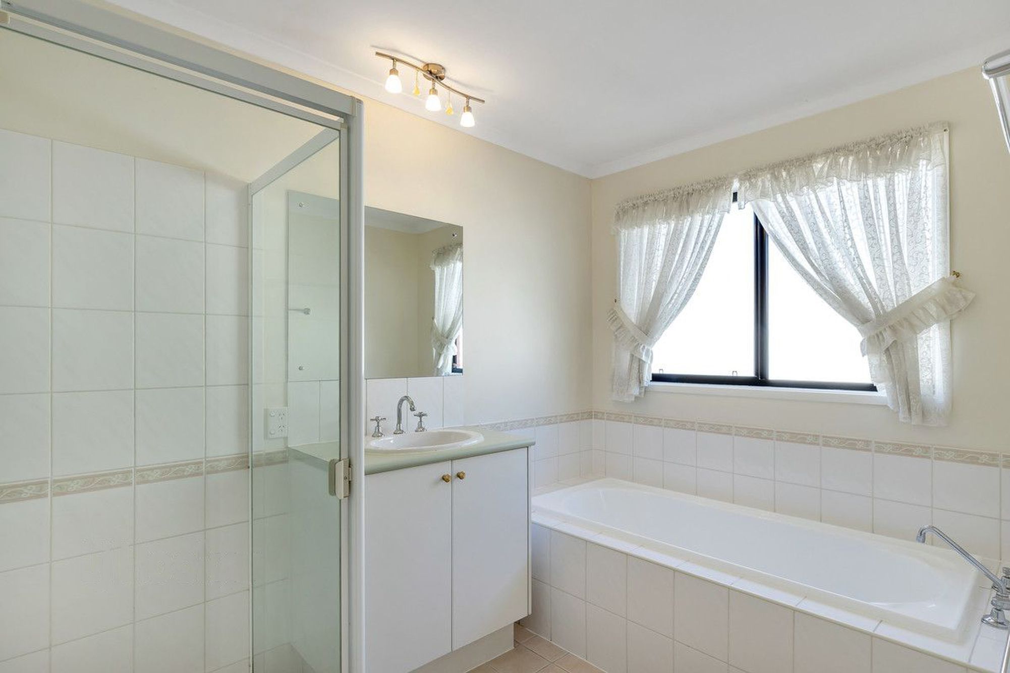 27 Meadowbank Terrace, Northgate
