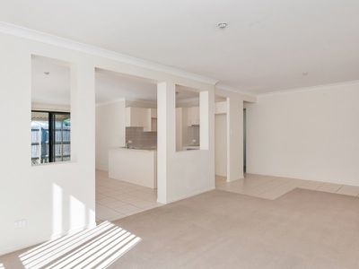 44 Pencarrow Crescent, Raceview