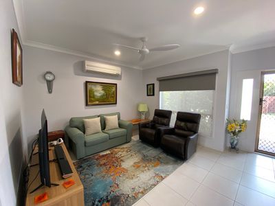 17 / 142-146 ELIZABETH STREET, Urangan