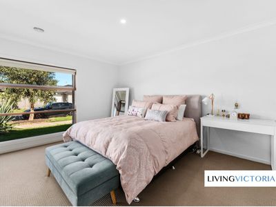 17 Kurrali Crescent, Werribee