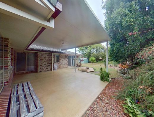Bushlands Estate Home in Noosaville. Family Friendly with Ample Backyard Entertaining for the Kids & Adults!  image 13