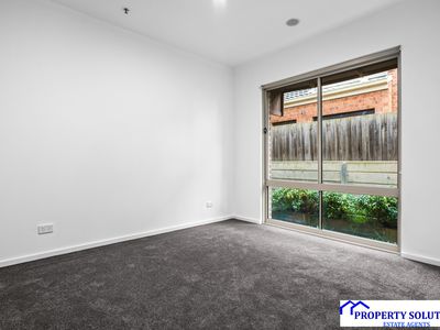 8 / 12 Close Avenue, Dandenong