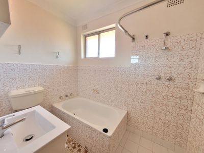 4 / 121 Sproule Street, Lakemba