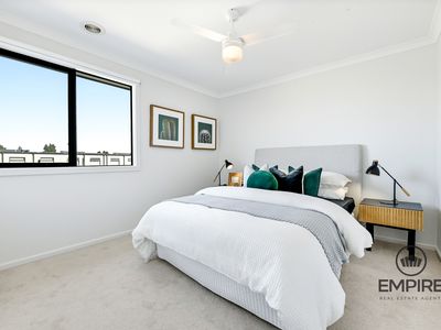 4 Plenty Way, Cranbourne North