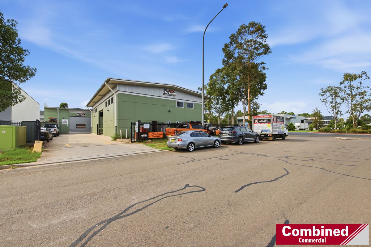 1 & 2 / 2 Samantha Place, Smeaton Grange