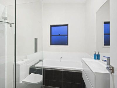 2 / 104 Torquay Road, Scarness