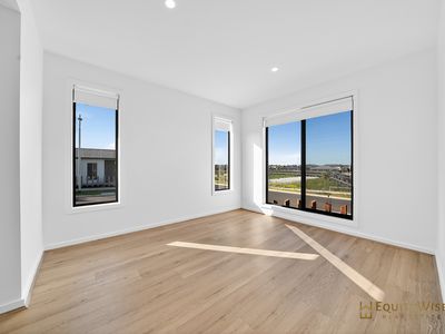 16 Swansea Road, Manor Lakes
