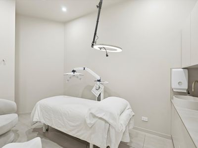 6 & 8 / 92 Railway Street South, Altona