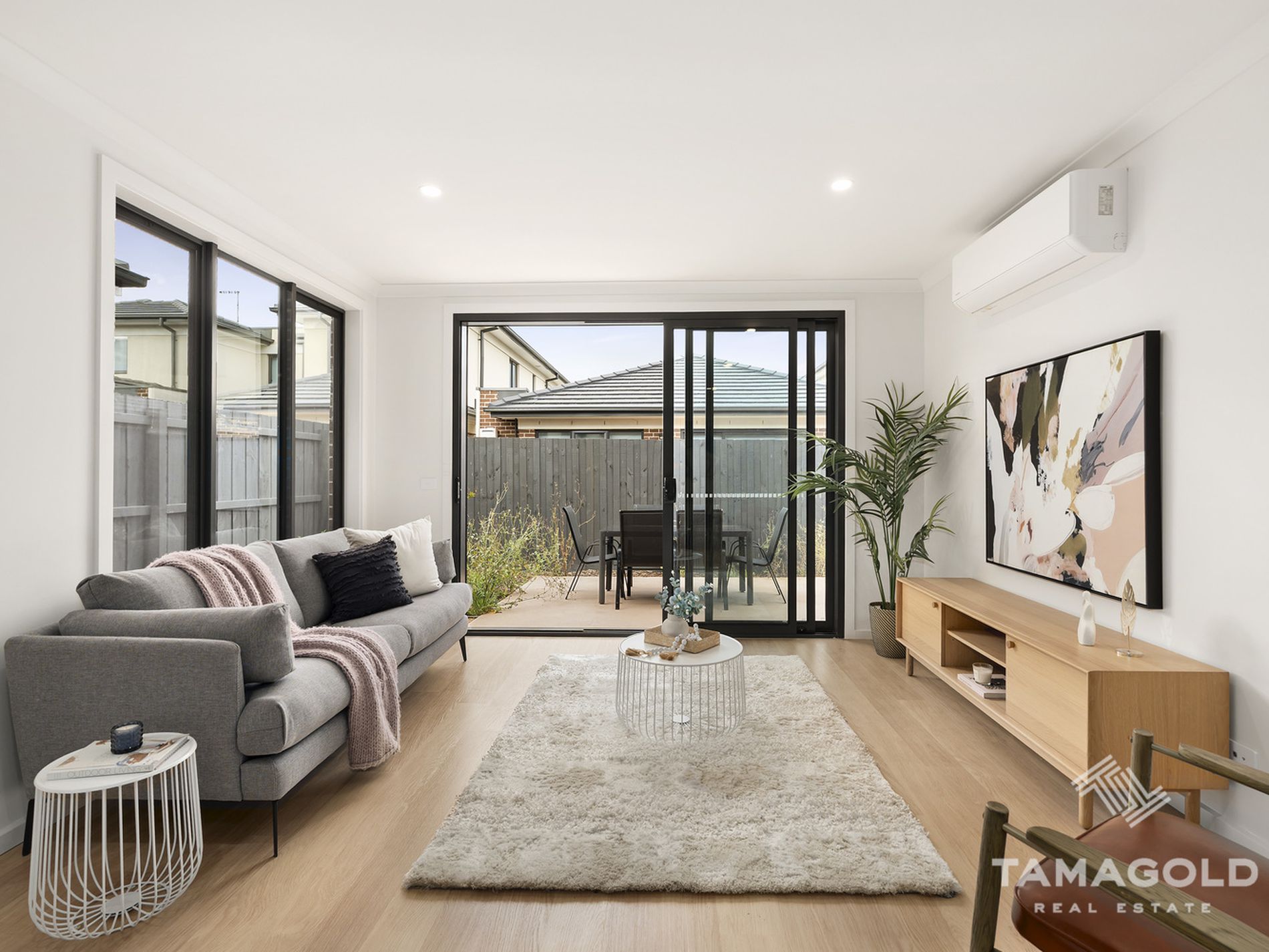 32 CRICKLEWOOD CIRCUIT, Narre Warren