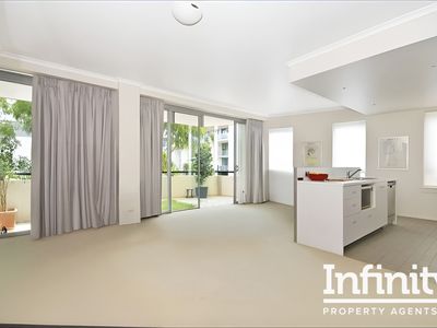 27 / 13 Grandstand Parade, Zetland