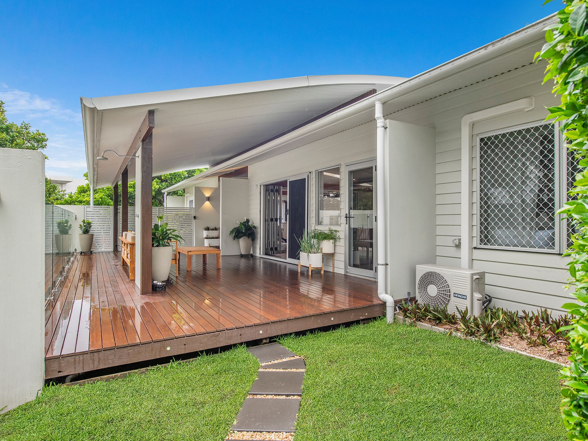 702 Casuarina Way, Casuarina