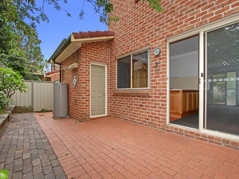 3 / 8A Balgownie Road, Fairy Meadow