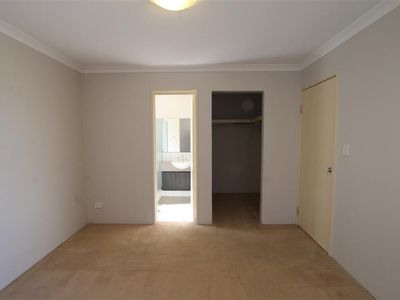 4 / 24 Windemere cres, Nollamara