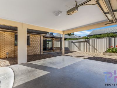 5 / 4-6 Greenview Circuit, Epsom