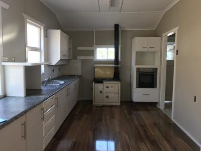 102 Brisbane Street, Nanango