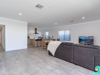 10 Paddle Way, Yanchep