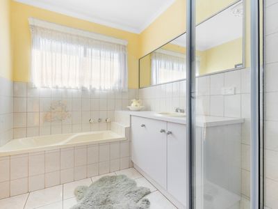 11 Dane Court, Leopold