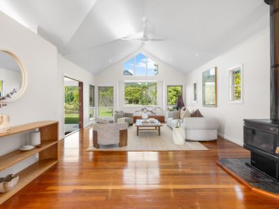 6 Taylor Drive, Pomona