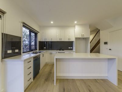 2 Helena Street, Clayton South