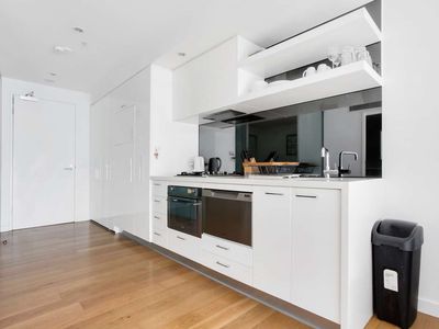 M01 / 338 KINGS WAY, South Melbourne