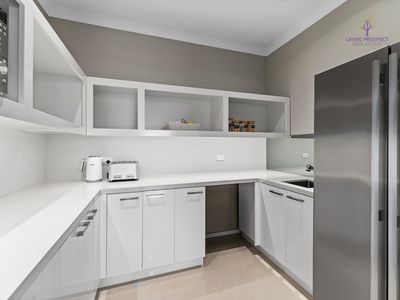 16 Outrigger Court, Point Cook