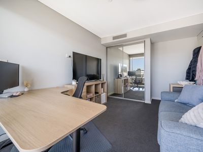407 / 30 The Circus, Burswood